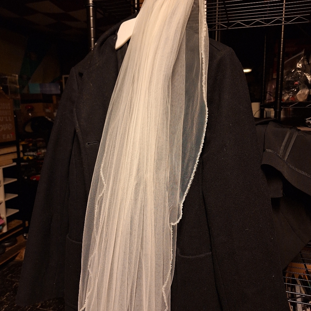 Wedding Veil - Picture 3 of 6